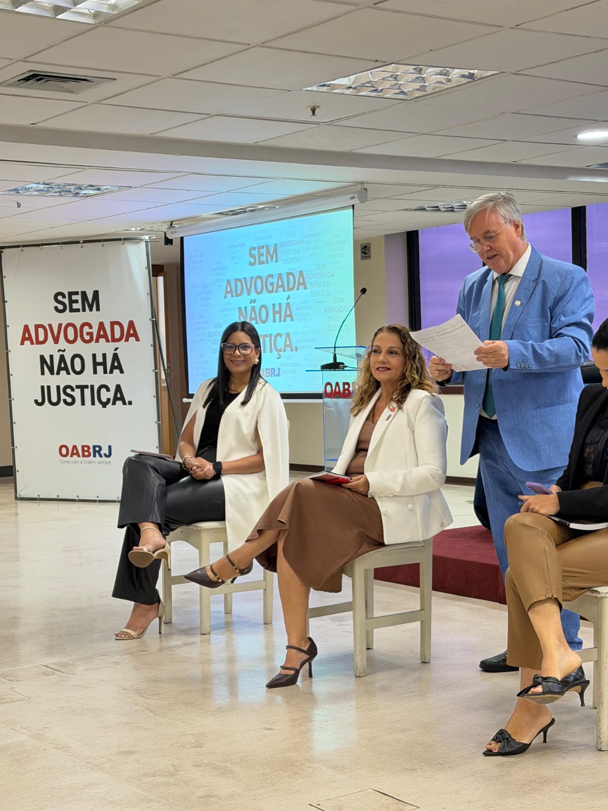 MENÇÃO HONROSA À AUTORA - Dra. Gilmara Nascimento - Advogada