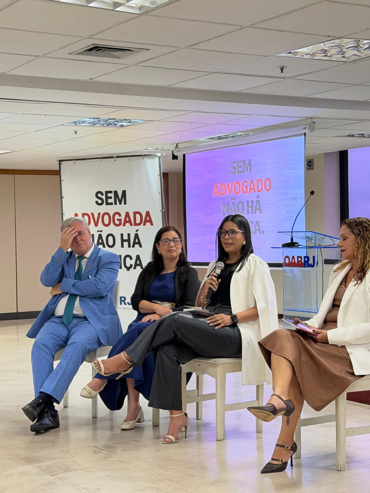 MENÇÃO HONROSA À AUTORA - Dra. Gilmara Nascimento - Advogada